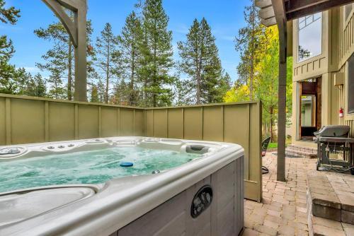 13 Vine Maple Home