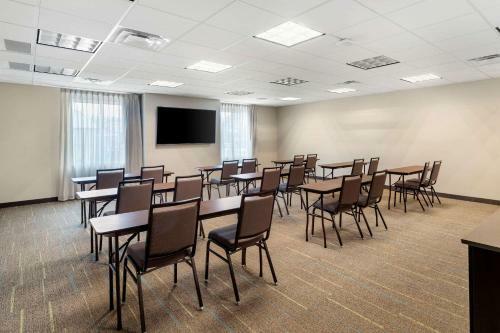Hotel Mainstay Suites Lancaster Dallas South