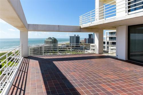 Apartamento Penthouse At Sunchase IV Condo