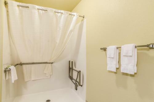 Hotel Cobblestone Inn & Suites - Oberlin