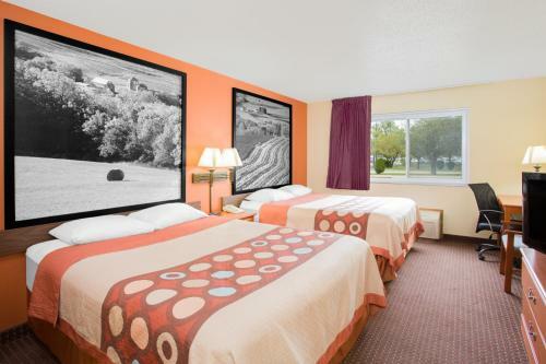 Hotel Super 8 By Wyndham Waverly