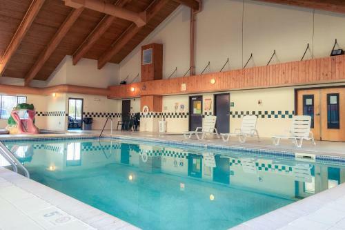 Hotel White Oak Inn And Suites