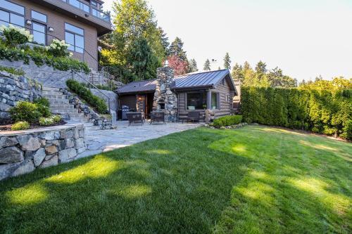Little Log Cabin On Lake Washington