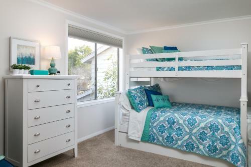 Lakes Edge Agoura Hills Home