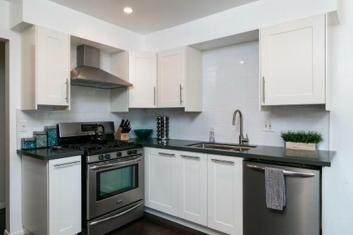 Lakes Edge Agoura Hills Home