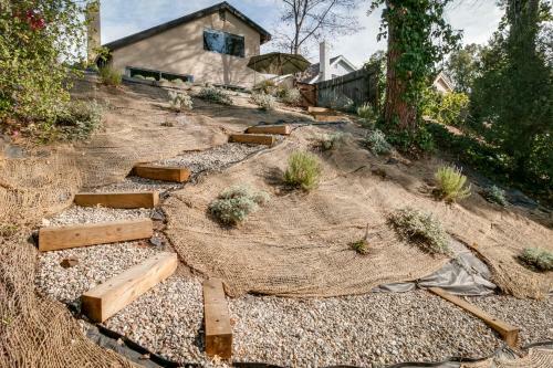 Lakes Edge Agoura Hills Home