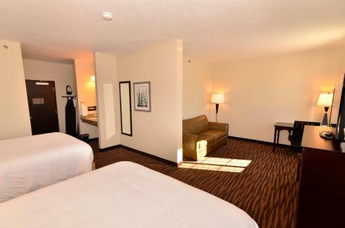 Hotel Cobblestone Inn & Suites - Holstein