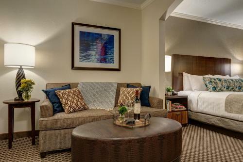 The Garrison Hotel & Suites Dover-durham, Ascend Hotel Collection