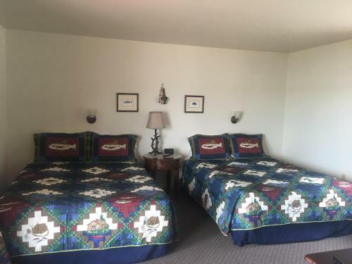 Hotel Fife Lake Lodging