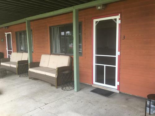 Hotel Fife Lake Lodging