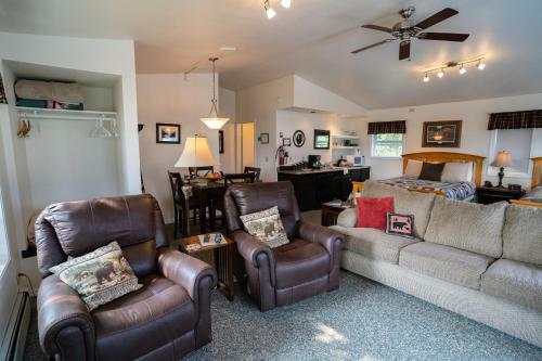 Bears Den B&B And Lodging