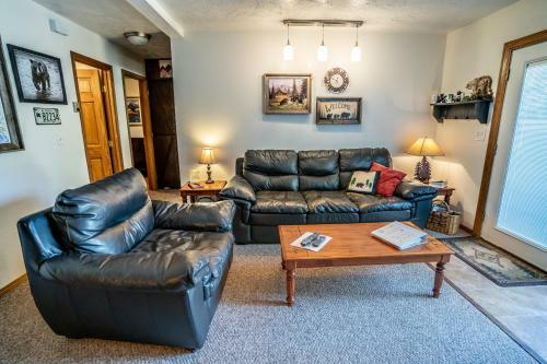 Bears Den B&B And Lodging