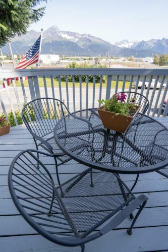Bears Den B&B And Lodging