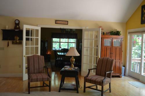 Hammer Creek Hideaway B&B