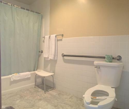 Motel Budget Host Inn Fridley