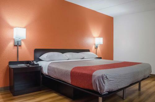 Hotel Motel 6 Brockton