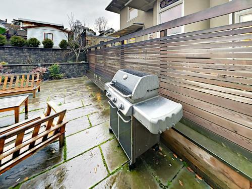 346 West Kinnear Place Home