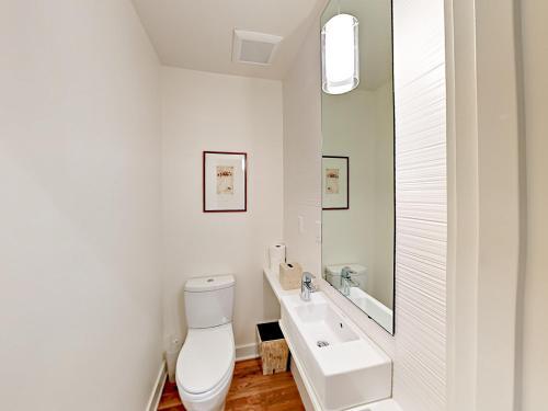 346 West Kinnear Place Home