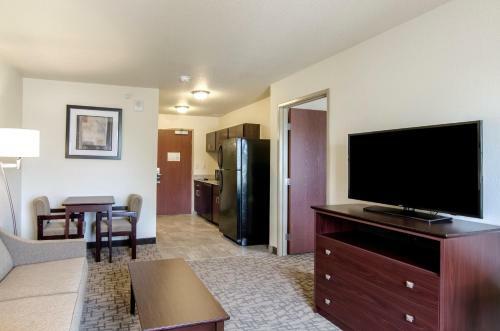 Hotel Cobblestone Inn & Suites - Guernsey
