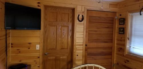 East Tawas Rustic Retreat