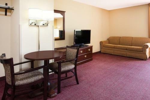 Hotel Super 8 By Wyndham Lamar