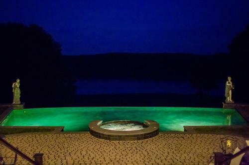 Villa 31 Acre Hudson River Estate
