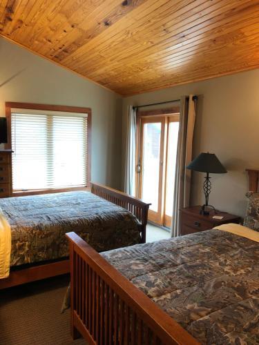 Comstock Premier Lodge Llc