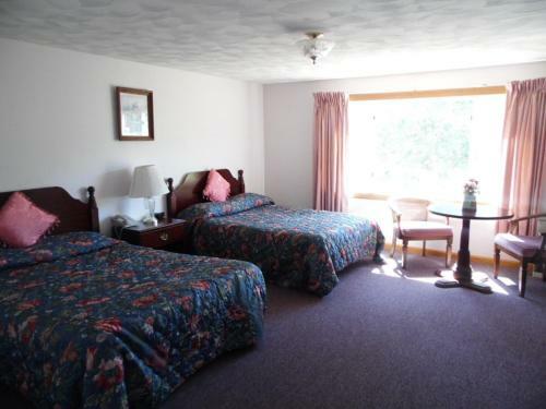 Redclyffe Shore Motor Inn
