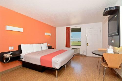 Hotel Motel 6 South Haven