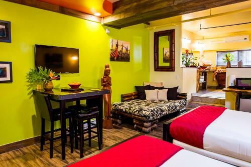 Nomads Hotel