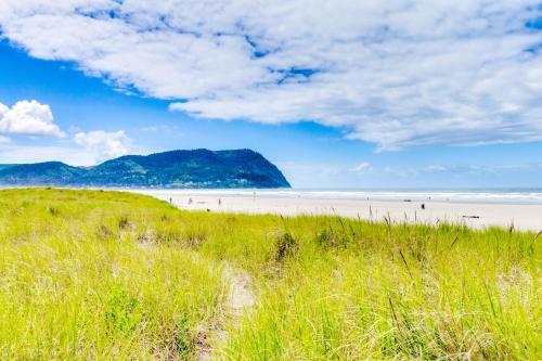 Sand & Sea: Pacific View (110)