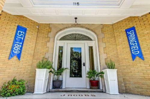 Jbh 115 W 2nd Apt #1