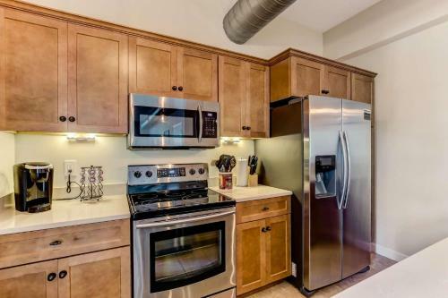 Jbh 115 W 2nd Apt #1