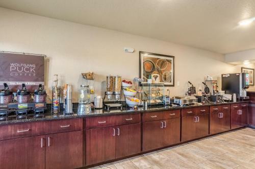 Hotel Cobblestone Inn & Suites - Bridgeport