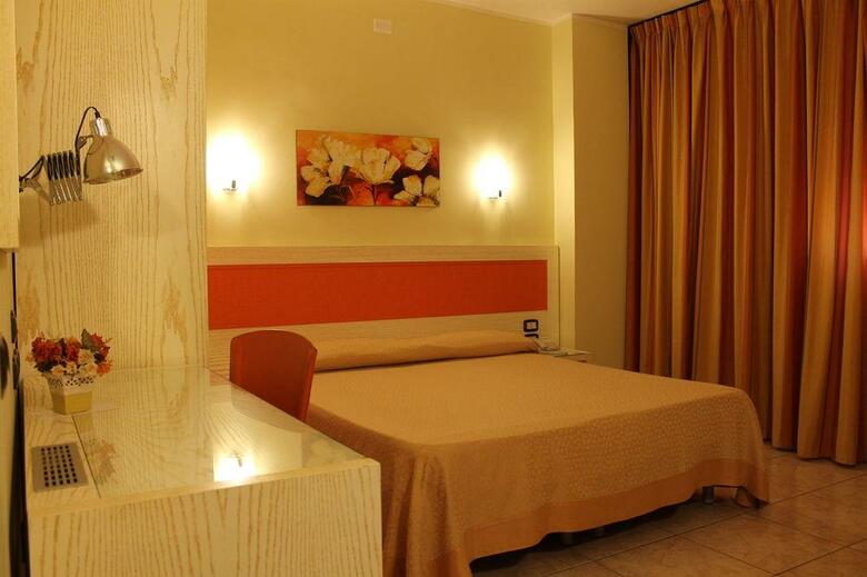 Hotel Cristal Eboli