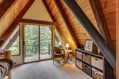 Hyak Duplex Cabin