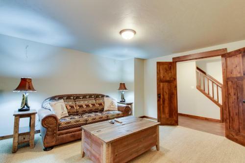 Elk Park Lodge
