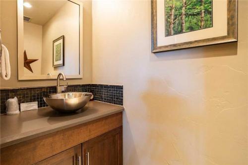 Howelsen Place - H307a