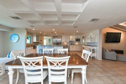 Siesta Key Paradise By Beachside Management