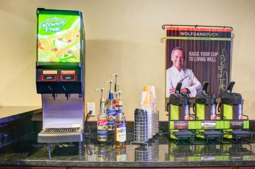 Hotel Castle Rock Inn & Suites - Quinter