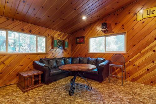 Pond View Lodge