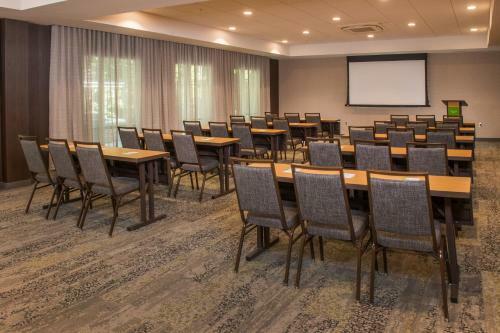 Hotel Courtyard By Marriott Hershey Chocolate Avenue