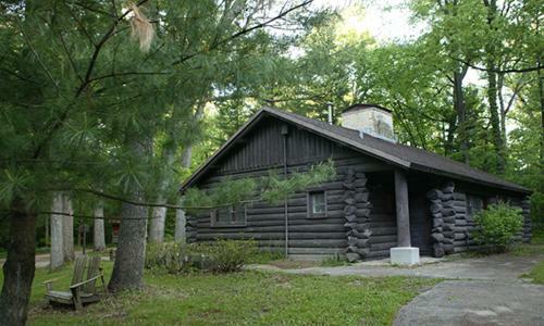 Hotel White Pines Resort
