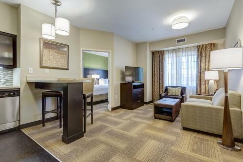 Hotel Staybridge Suites St. Louis-westport
