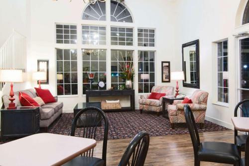 Hotel Super 8 By Wyndham Richmond