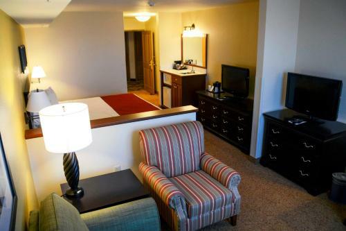 Posada Country Inn & Suites By Radisson, Dundee, Mi