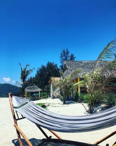 Ocean Beach Bungalows & Hostel