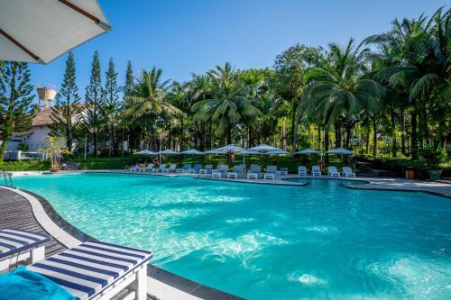 Hotel L'azure Resort And Spa
