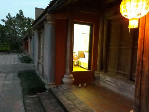 Vietnamese Ancient Village- Lang Viet Co Hotel