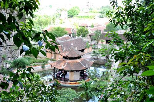 Vietnamese Ancient Village- Lang Viet Co Hotel